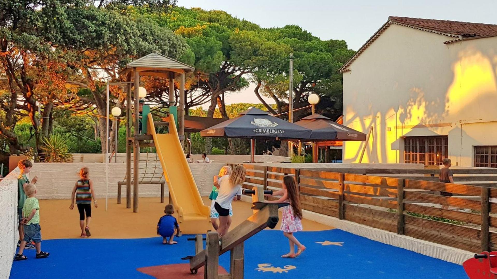 Camping Le Mediterranee 耶尔 外观 照片